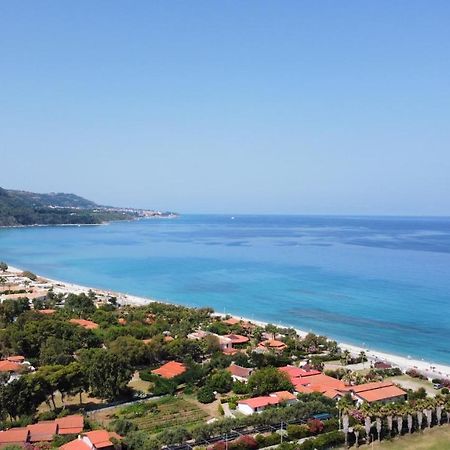 Hotel La Giara Дзамброне Екстериор снимка