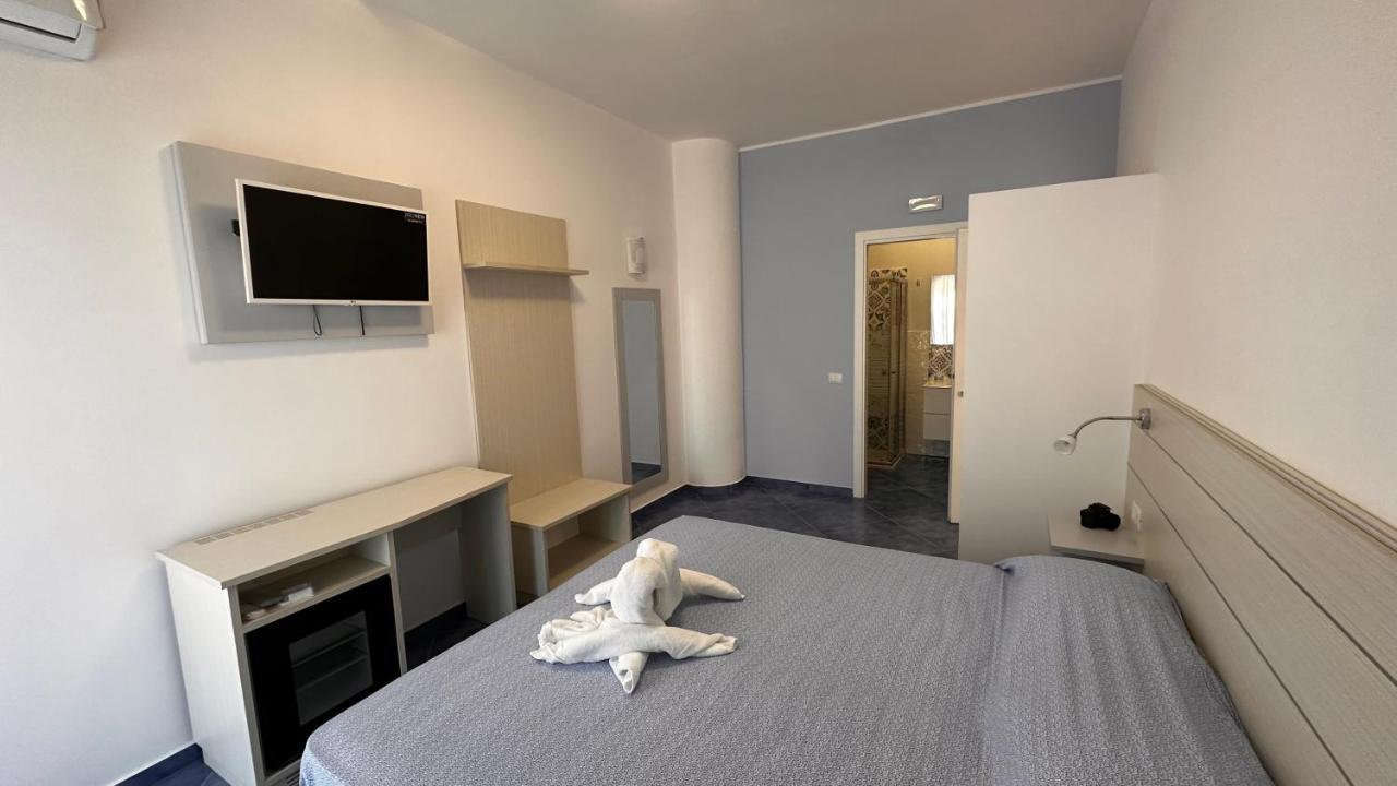 Hotel La Giara Дзамброне Екстериор снимка
