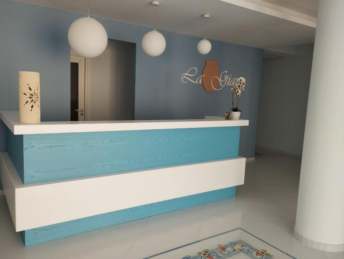 Hotel La Giara Дзамброне Екстериор снимка