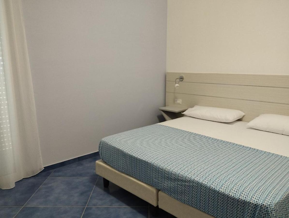 Hotel La Giara Дзамброне Екстериор снимка