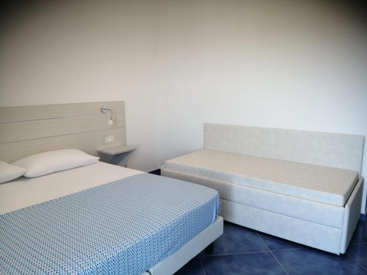 Hotel La Giara Дзамброне Екстериор снимка