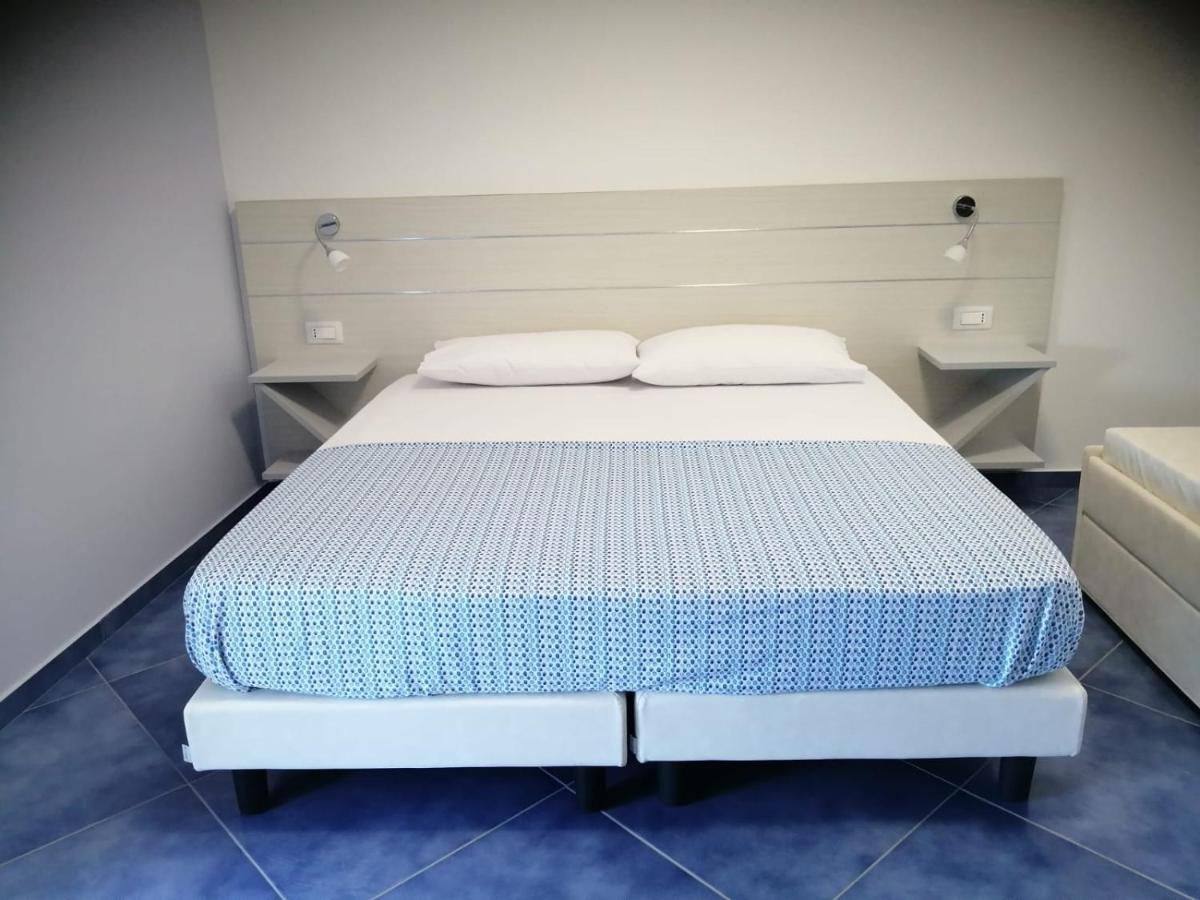 Hotel La Giara Дзамброне Екстериор снимка
