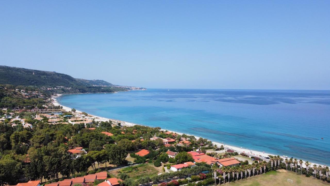 Hotel La Giara Дзамброне Екстериор снимка