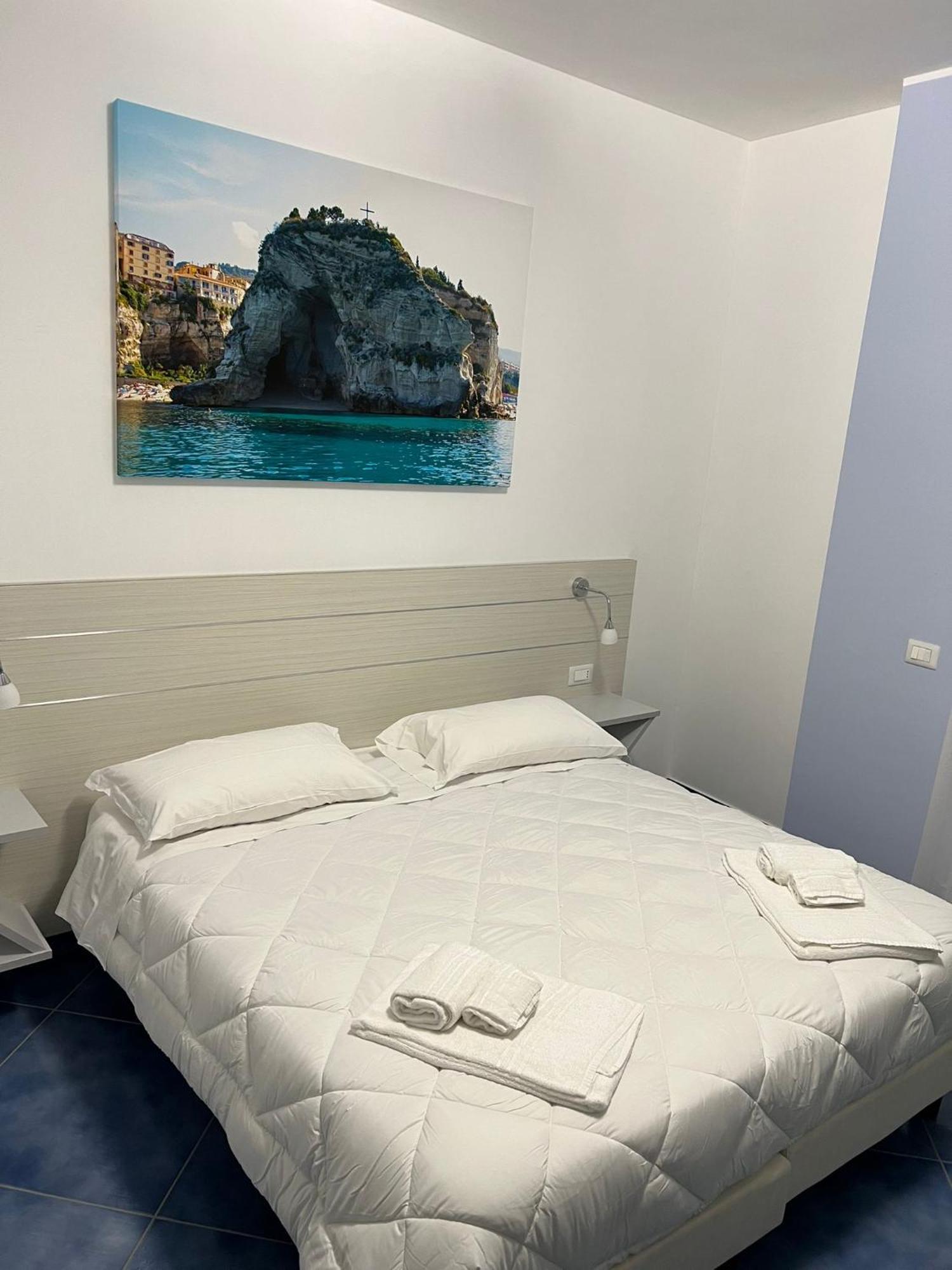 Hotel La Giara Дзамброне Екстериор снимка